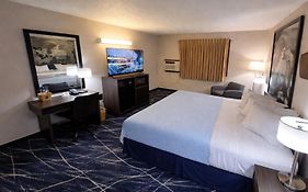 Super 8 By Wyndham Sturgis